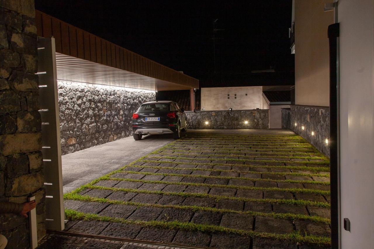 Aparthotel Mori Siciliani House à Aci Castello Extérieur photo